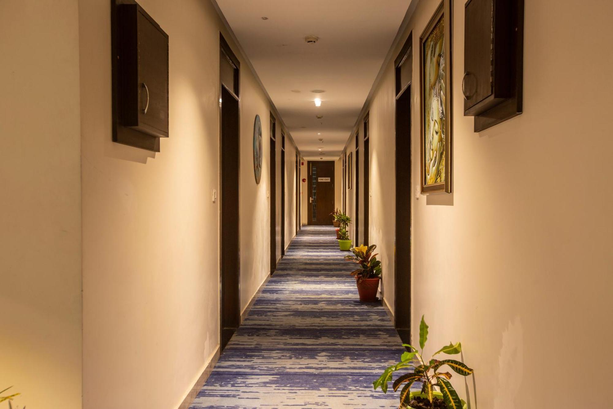 Inde Reva Resort Rishikesh ริชิเคช ภายนอก รูปภาพ