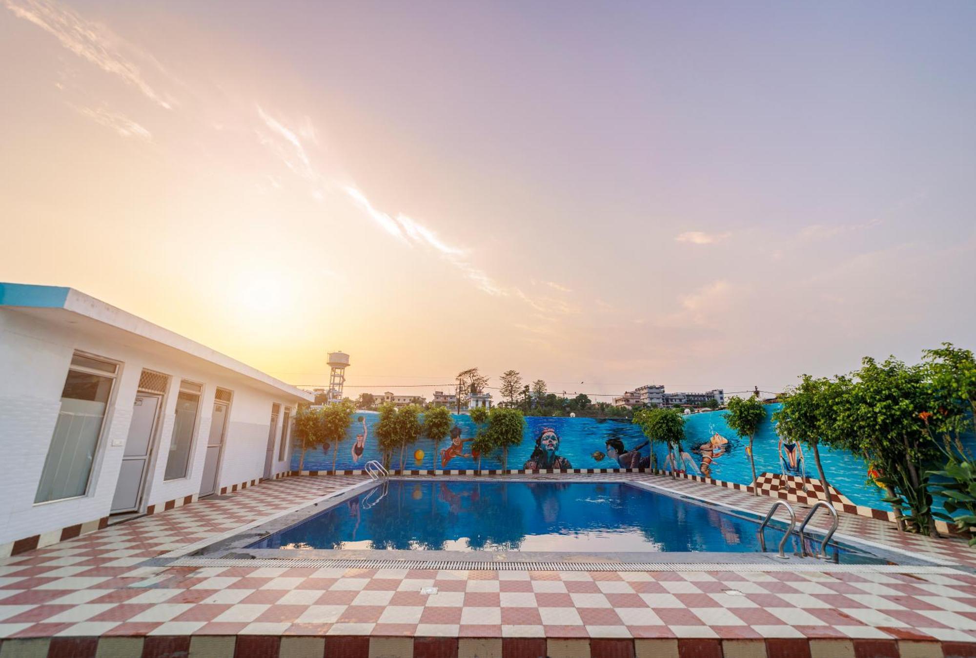 Inde Reva Resort Rishikesh ริชิเคช ภายนอก รูปภาพ